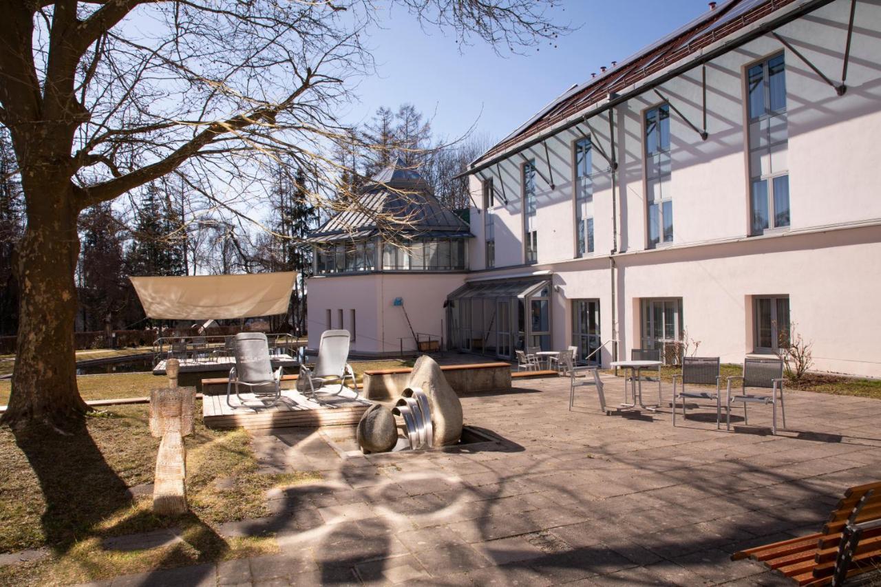 Spectrum Kirche Exerzitien-Und Bildungshaus Auf Mariahilf พัสเซา ภายนอก รูปภาพ
