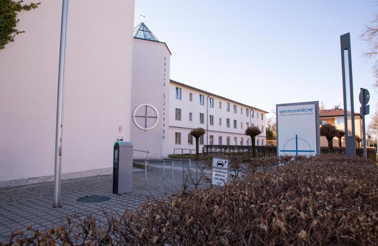 Spectrum Kirche Exerzitien-Und Bildungshaus Auf Mariahilf พัสเซา ภายนอก รูปภาพ