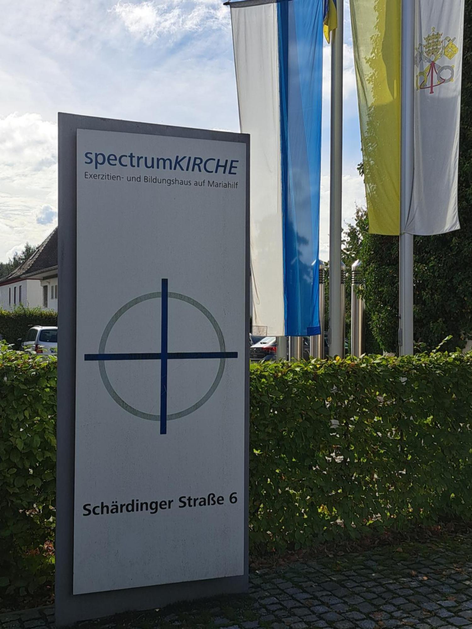 Spectrum Kirche Exerzitien-Und Bildungshaus Auf Mariahilf พัสเซา ภายนอก รูปภาพ